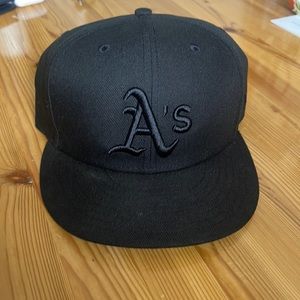 Oakland Athletics black fitted hat 7 1/4